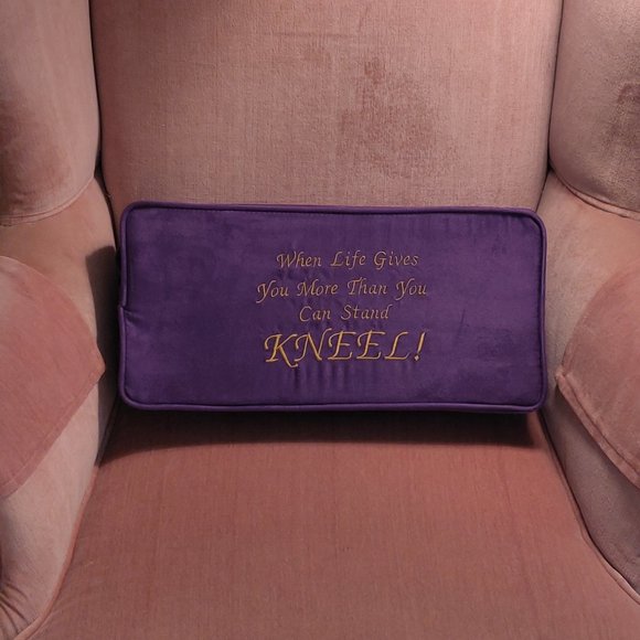 KNEEL! - Kneeling Cushion! Also Available In Blue. - Picture 3 of 4